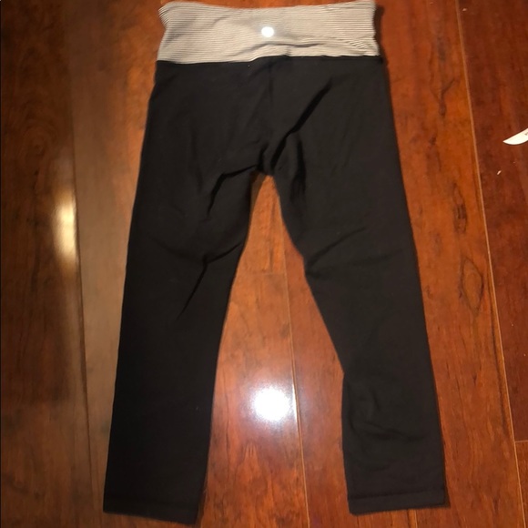 Lululemon crops - Picture 3 of 3